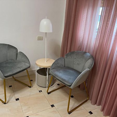 Riva Dei Fiori Apartment Viareggio Exterior photo